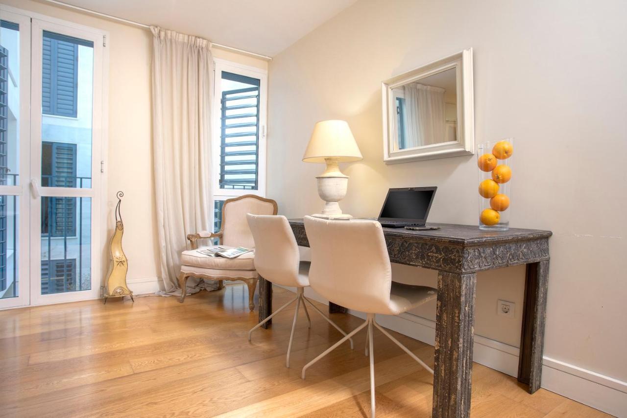 Acogedor Apartamento Junto A La Catedral By Rent Me Malaga Exterior photo